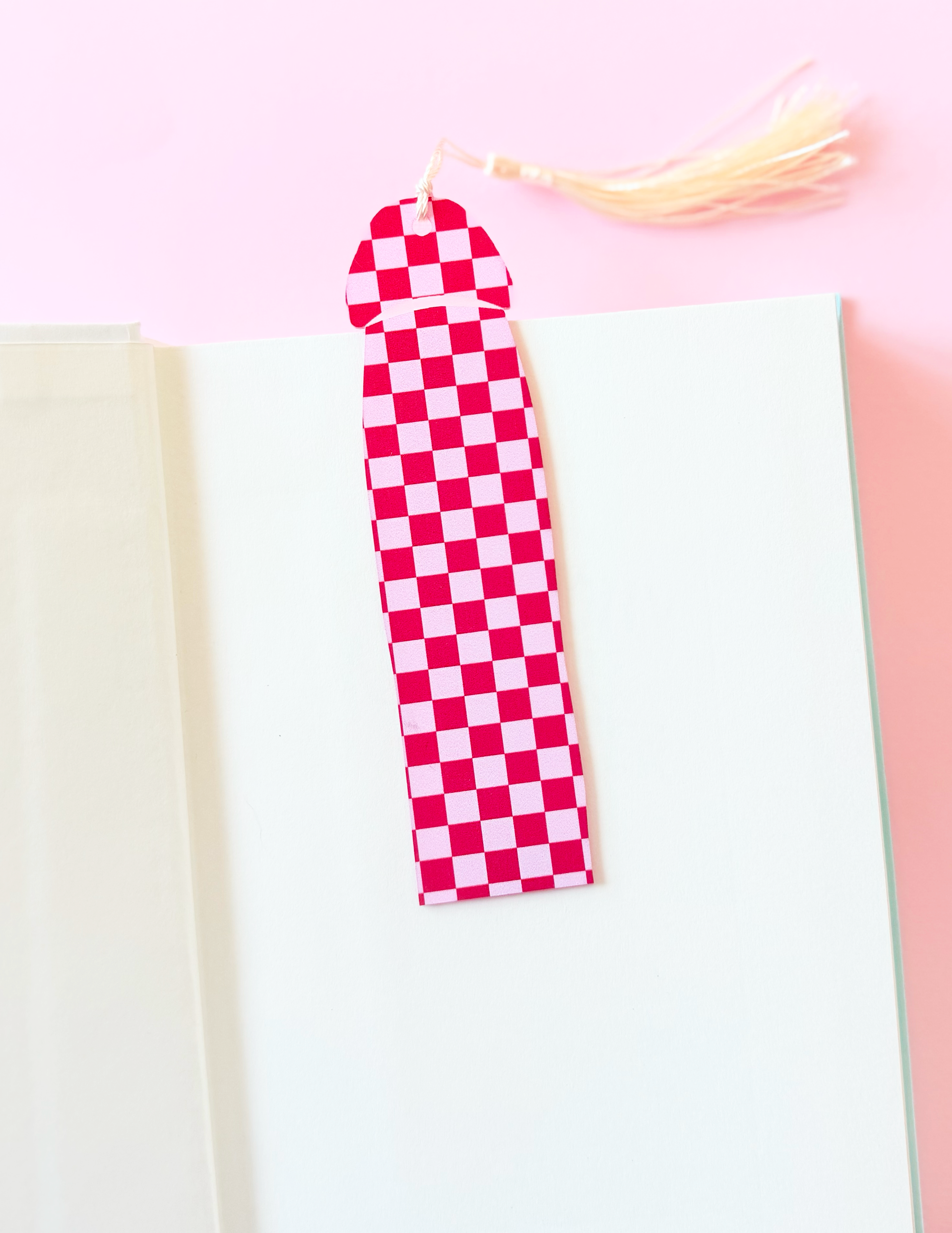 Pink Checkered Cockmark